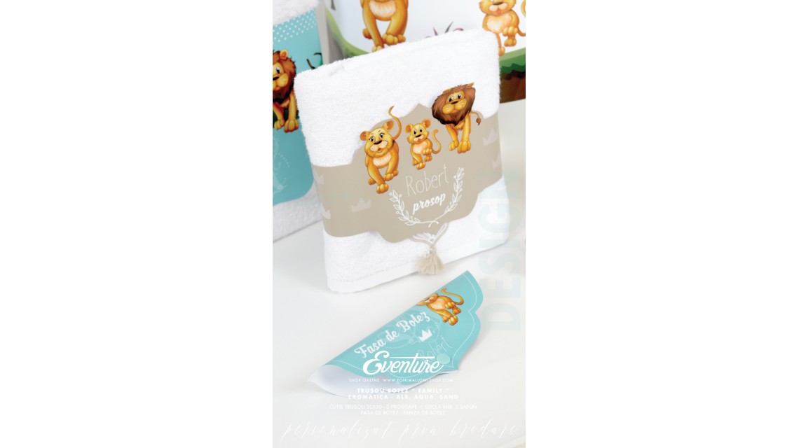 Trusou botez brodat pentru baieti cu regele leu si familia, The Lion family  6